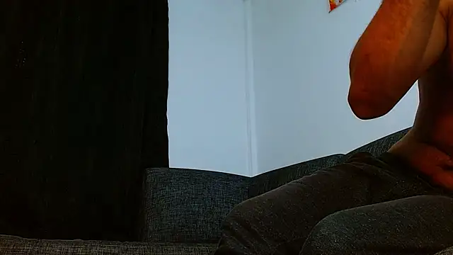 Snapshot of Benjamin_show chatting on March 21, 2025, 1:45 am Benjamin show online show from March 21, 2025, 1:45 am