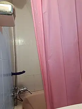 kittymorenita26 online show from March 5, 2026, 6:37 pm