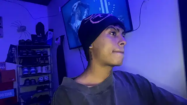 Snapshot of _Billowy_ chatting on December 5, 2025, 6:01 am Billowy online show from December 5, 2025, 6:01 am