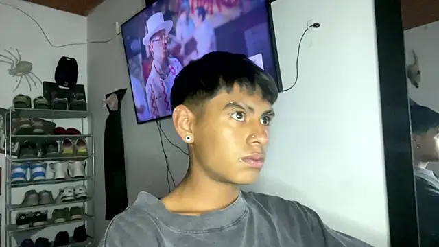 Snapshot of _Billowy_ chatting on November 17, 2025, 10:25 pm Billowy online show from November 17, 2025, 10:25 pm