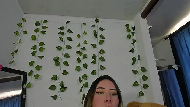 Snapshot of JanneKim chatting on November 13, 2025, 7:40 pm JanneKim online show from November 13, 2025, 7:40 pm