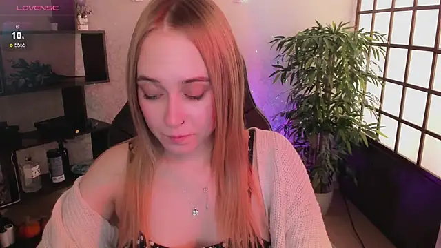 LianaBright online show from March 22, 2025, 2:05 am