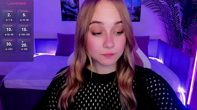 LianaBright online show from March 18, 2025, 9:01 am