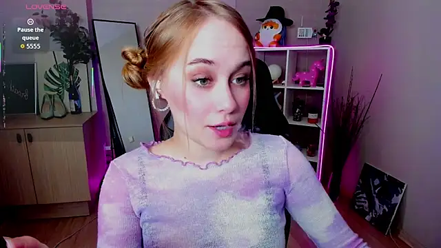 LianaBright online show from March 21, 2026, 1:18 am