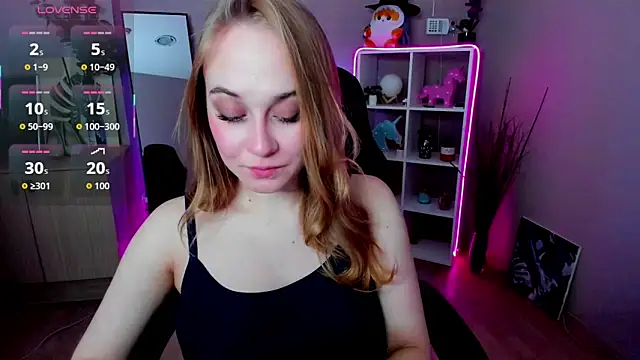 LianaBright online show from March 18, 2026, 1:42 am