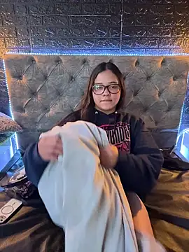 Paloma  LS online show from October 28, 2025, 9:03 pm