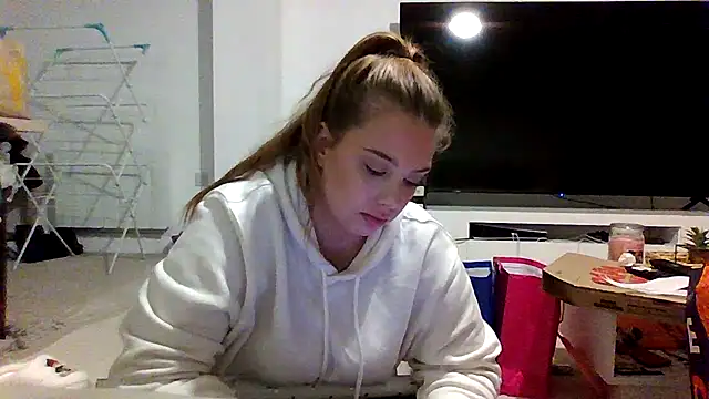 Snapshot of Krystal_Tx chatting on October 31, 2025, 6:59 pm Krystal Tx online show from October 31, 2025, 6:59 pm