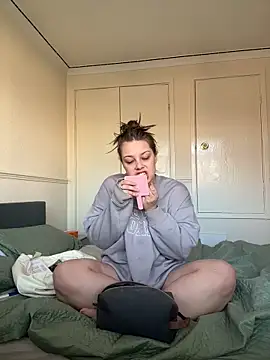 Snapshot of Krystal_Tx chatting on March 18, 2025, 8:50 am Krystal Tx online show from March 18, 2025, 8:50 am