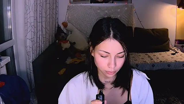 valorant girl online show from January 9, 2025, 5:43 pm