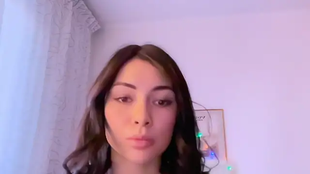 valorant girl online show from March 7, 2025, 3:07 pm