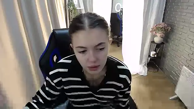 Snapshot of Ritaneer chatting on October 5, 2025, 8:16 am Ritaneer online show from October 5, 2025, 8:16 am