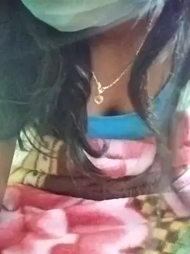 Snapshot of aadhini01 chatting on December 31, 2024, 1:36 am aadhini01 online show from December 31, 2024, 1:36 am