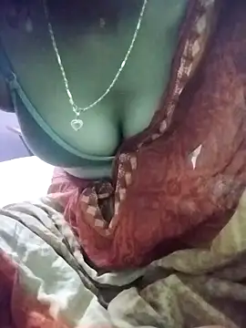 Snapshot of aadhini01 chatting on January 31, 2025, 5:10 pm aadhini01 online show from January 31, 2025, 5:10 pm