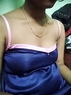 Snapshot of aadhini01 chatting on February 20, 2025, 6:24 pm aadhini01 online show from February 20, 2025, 6:24 pm