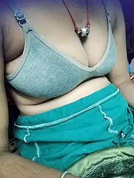 aadhini01 online show from December 5, 2025, 5:55 pm