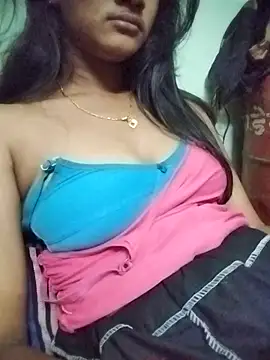 Snapshot of aadhini01 chatting on February 23, 2025, 8:33 pm aadhini01 online show from February 23, 2025, 8:33 pm