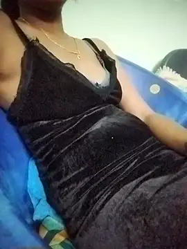 Snapshot of aadhini01 chatting on February 25, 2025, 5:30 pm aadhini01 online show from February 25, 2025, 5:30 pm