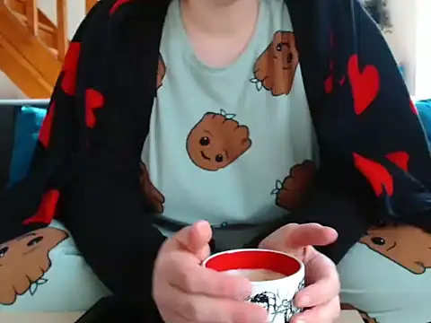 Snapshot of Lauzo21 chatting on February 15, 2026, 12:37 pm Lauzo21 online show from February 15, 2026, 12:37 pm