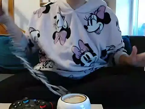 Lauzo21 online show from October 8, 2025, 5:42 am