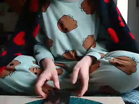 Snapshot of Lauzo21 chatting on February 13, 2026, 8:25 am Lauzo21 online show from February 13, 2026, 8:25 am