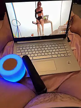 yourcutesarah online show from October 24, 2025, 11:42 am