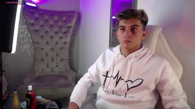 MrWilliseo online show from September 12, 2025, 7:57 pm