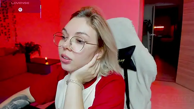 Snapshot of whoa-hoa-hoa-hoa-hoa chatting on November 9, 2025, 2:32 pm whoa-hoa-hoa-hoa-hoa online show from November 9, 2025, 2:32 pm