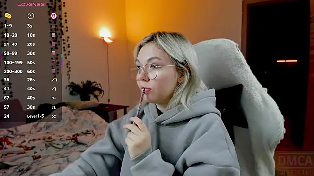 Snapshot of whoa-hoa-hoa-hoa-hoa chatting on October 18, 2025, 9:17 pm whoa-hoa-hoa-hoa-hoa online show from October 18, 2025, 9:17 pm