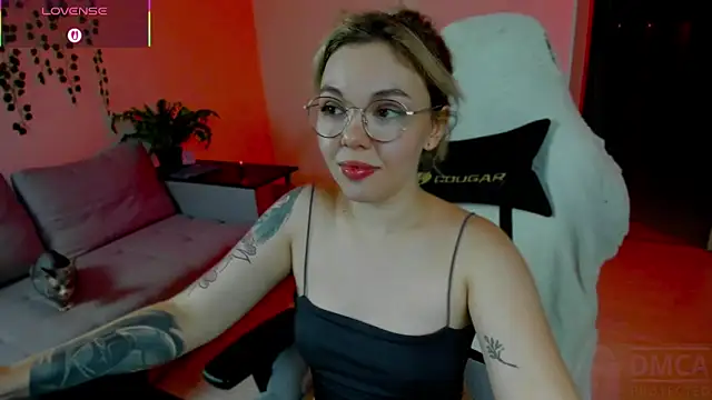 Snapshot of whoa-hoa-hoa-hoa-hoa chatting on November 12, 2025, 5:28 pm whoa-hoa-hoa-hoa-hoa online show from November 12, 2025, 5:28 pm