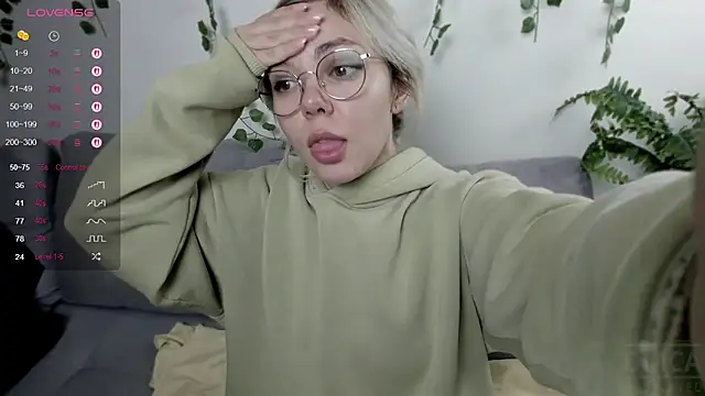 Snapshot of whoa-hoa-hoa-hoa-hoa chatting on October 7, 2025, 7:48 pm whoa-hoa-hoa-hoa-hoa online show from October 7, 2025, 7:48 pm