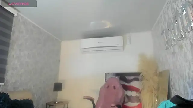 Snapshot of KENDER21_ chatting on November 27, 2025, 7:58 pm KENDER21 online show from November 27, 2025, 7:58 pm