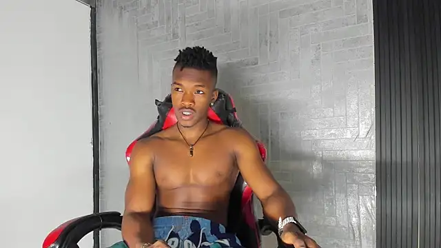 Snapshot of KENDER21_ chatting on October 27, 2025, 8:32 pm KENDER21 online show from October 27, 2025, 8:32 pm