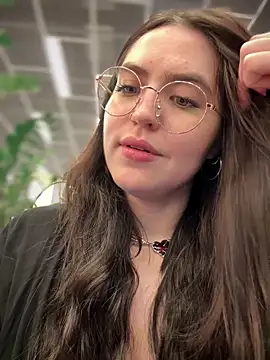 meow girl online show from September 18, 2025, 12:08 pm