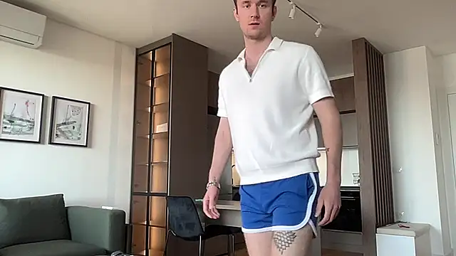 Snapshot of cute_mark chatting on July 4, 2026, 7:04 am cute mark online show from July 4, 2026, 7:04 am
