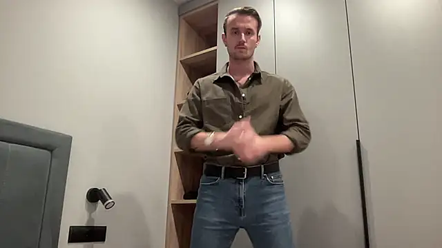 Snapshot of cute_mark chatting on October 1, 2025, 4:11 pm cute mark online show from October 1, 2025, 4:11 pm