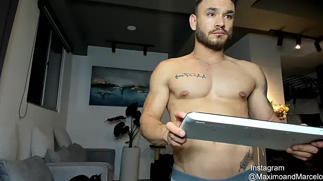 Snapshot of Maximo_Marcelo chatting on February 25, 2025, 11:37 pm Maximo Marcelo online show from February 25, 2025, 11:37 pm