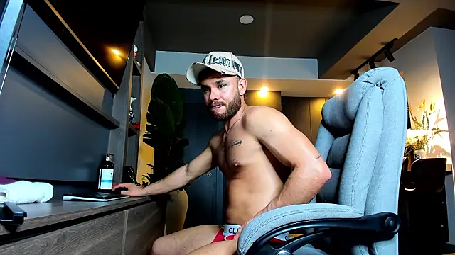 Maximo Marcelo online show from March 28, 2026, 11:50 pm