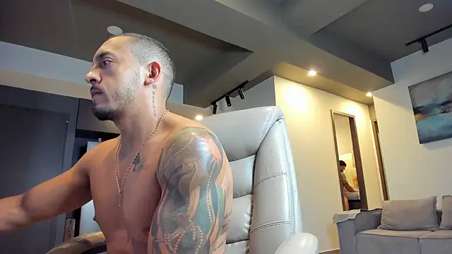 Snapshot of Maximo_Marcelo chatting on October 16, 2025, 11:46 pm Maximo Marcelo online show from October 16, 2025, 11:46 pm