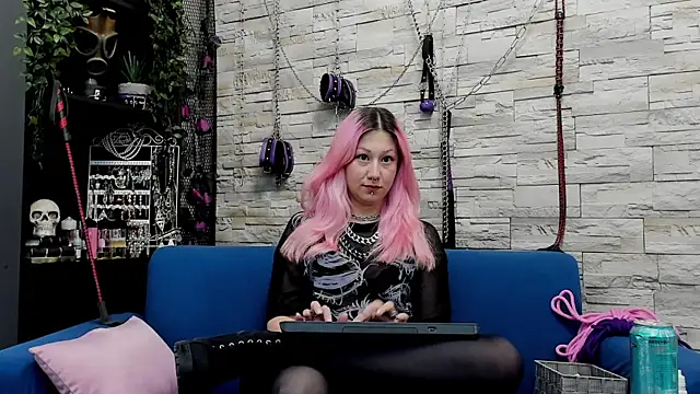 Snapshot of CruelMistress chatting on February 25, 2025, 11:37 pm CruelMistress online show from February 25, 2025, 11:37 pm