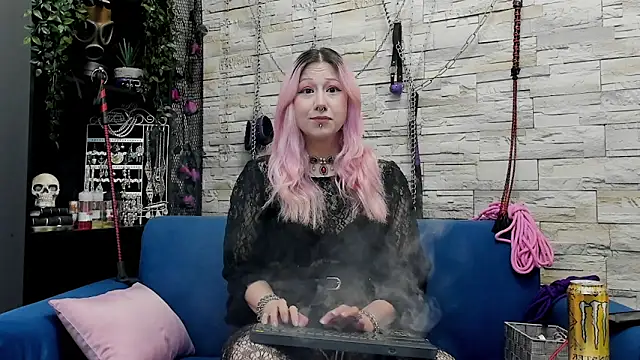 Snapshot of CruelMistress chatting on March 17, 2025, 9:13 pm CruelMistress online show from March 17, 2025, 9:13 pm