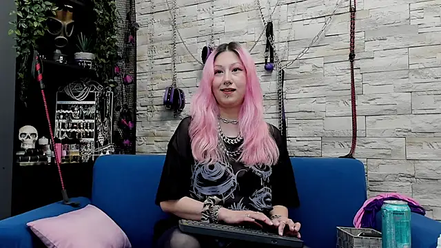 Snapshot of CruelMistress chatting on February 24, 2025, 2:30 am CruelMistress online show from February 24, 2025, 2:30 am