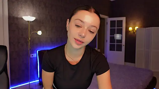 DinaCandy online show from October 1, 2025, 9:58 am