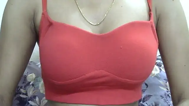  FluffyHxney  online show from June 13, 2026, 4:49 pm