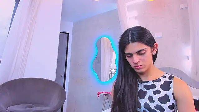 Venusflame   online show from September 14, 2025, 12:27 pm