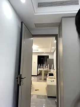 xyebobs online show from November 4, 2025, 1:26 pm