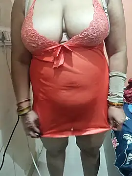 Snapshot of milf-kaira chatting on December 2, 2025, 3:58 pm milf-kaira online show from December 2, 2025, 3:58 pm