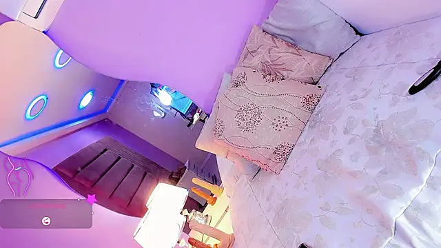 Shanelengel online show from October 19, 2025, 5:43 am