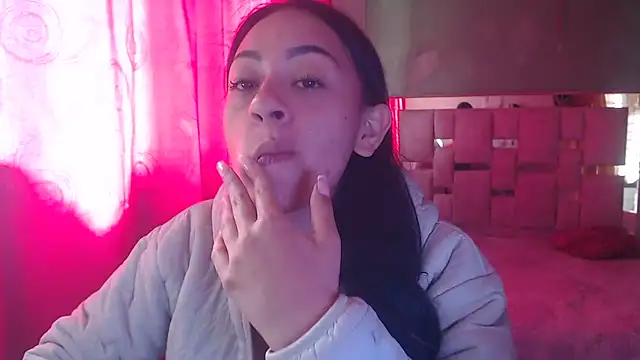 Snapshot of Little_aphrodite chatting on December 19, 2025, 7:38 pm Little aphrodite online show from December 19, 2025, 7:38 pm