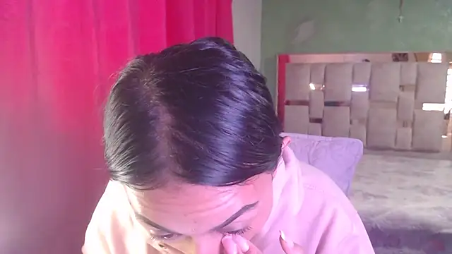 Snapshot of Little_aphrodite chatting on December 18, 2025, 9:40 pm Little aphrodite online show from December 18, 2025, 9:40 pm