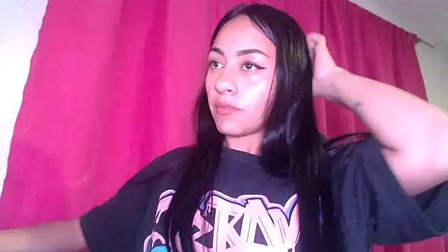 Snapshot of Little_aphrodite chatting on December 21, 2025, 4:36 am Little aphrodite online show from December 21, 2025, 4:36 am